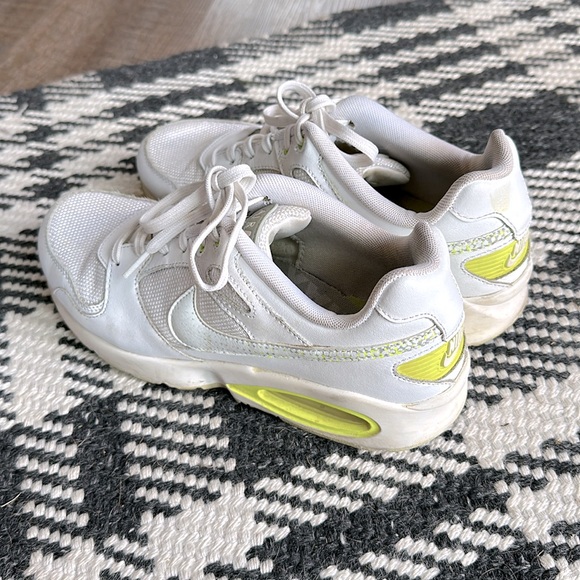 Nike Air Max Coliseum RCR Vintage Tennis Shoe - Picture 4 of 12